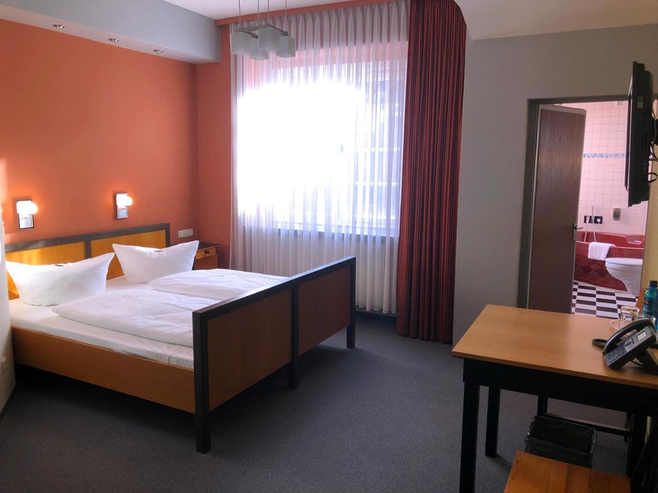 Haus Des Volkes - Das Bauhaushotel Probstzella Kültér fotó